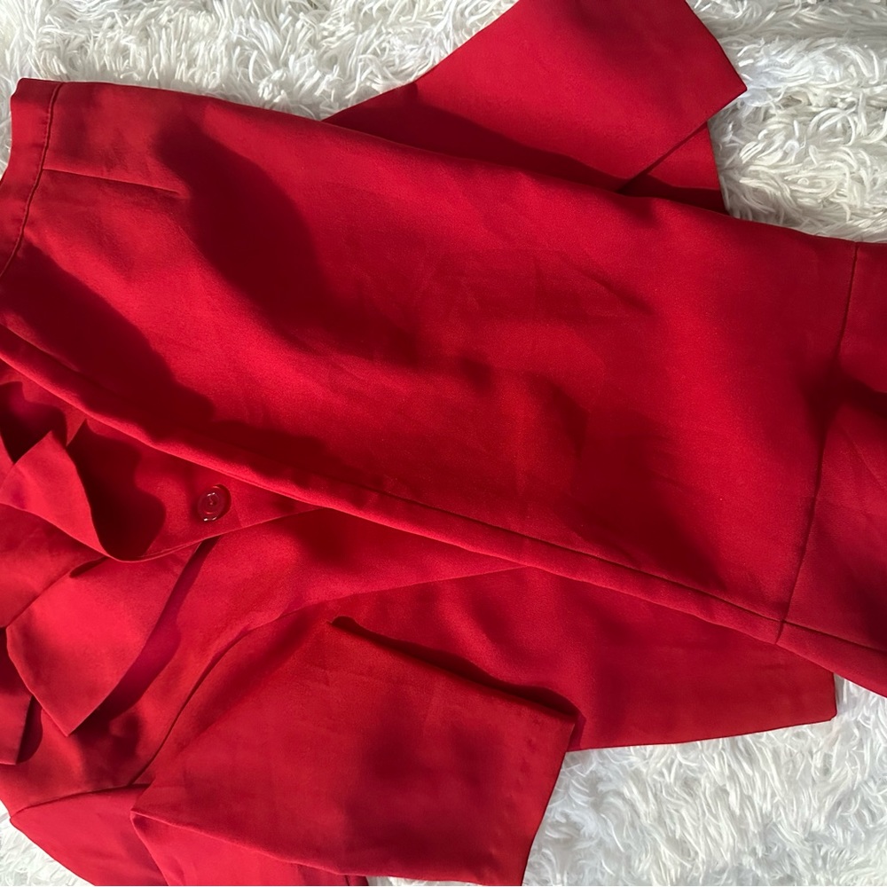 Red suit - Picture 6 of 6
